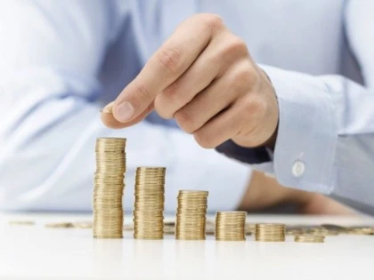 PwC: Prognozele pentru România indică o încetinire a ritmului de creştere economică