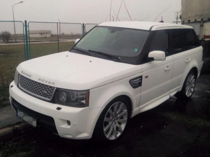 RANGE ROVER DE 50.000 DE EURO, CAUTAT DE AUTORITATILE ITALIENE, DEPISTAT LA NADLAC