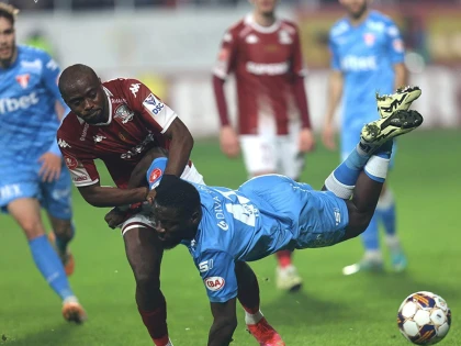 Rapidul a profitat de cadouri și câștigă la scor, iar UTA nu mai e la mâna ei în lupta la play-off!