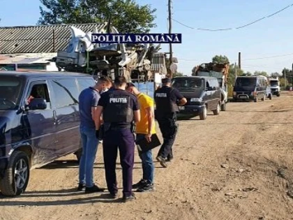 Razie pe strada Mărului. Au fost ridicate 860 de kilograme de fier vechi și o mașină aflată sub sechestru