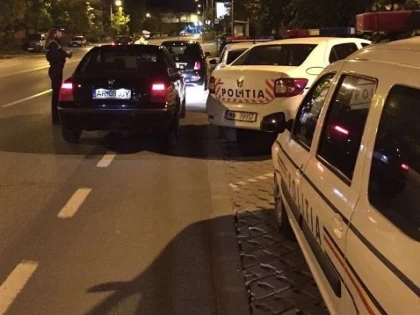 Razii ale polițiștilor în municipiul Arad. Sute de mașini au fost controlate