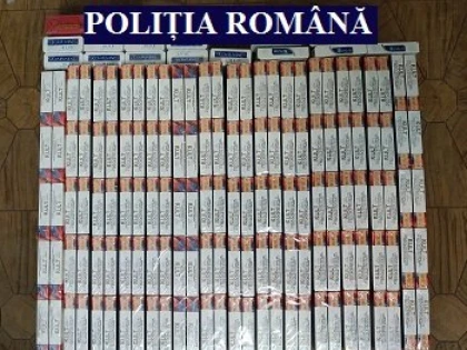 Razii în piețele din Arad. Au fost confiscate mii de țigarete netimbrate