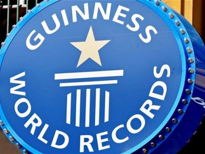 Record Guinness: Cea mai mare fântână din lume este în Dubai
