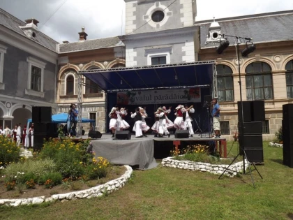 RECORDURI LA FESTIVALUL PARADAICILOR DE LA MACEA (FOTO)