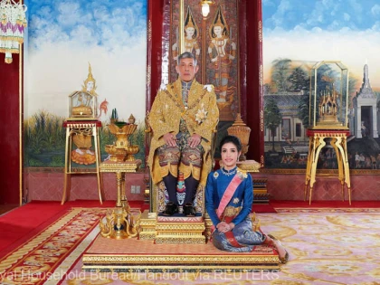 Regele Thailandei a redat consoartei sale regale toate titlurile anulate în 2019