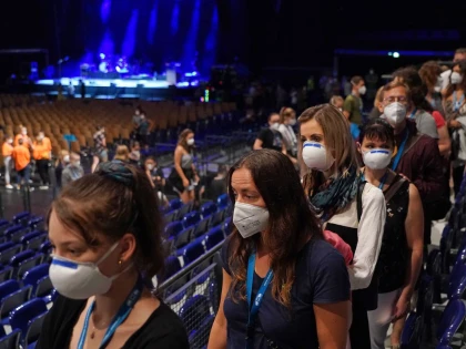 Relaxări anunțate de CNSU: Spectatorii se întorc pe stadioane, concerte cu 1.000 de persoane