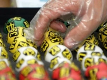 REPORT DE PESTE 4,4 MILIOANE EURO LA CATEGORIA I A JOCULUI LOTO 6/49