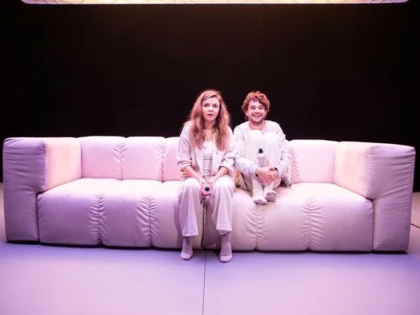 Respirații de Duncan Macmillan. Un nou spectacol semnat Cristian Ban, pe scena Teatrului Clasic Ioan Slavici Arad
