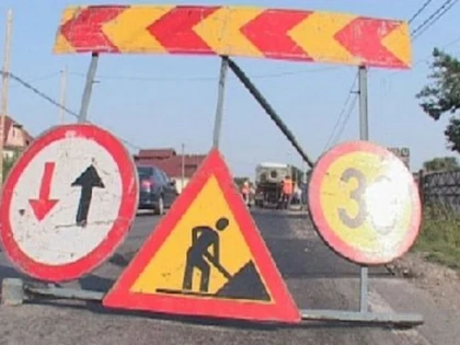 RESTRICTII RUTIERE PE DRUMUL VINULUI, DIN CAUZA LUCRARILOR LA UN VIADUCT DIN CUVIN