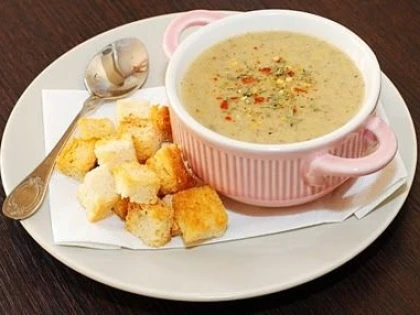 REȚETA ZILEI: SUPA CREMĂ DE CIUPERCI