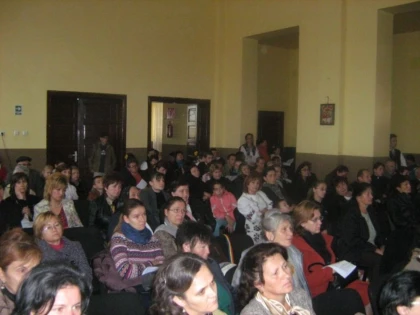REUNIUNEA TINERILOR ORTODOCSI DIN JUDETUL ARAD, IN PAROHIA ANDREI SAGUNA