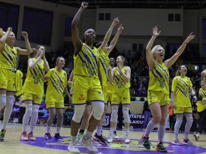 Revin serile memorabile din Polivalentă! Baschetbalistele Aradului s-au calificat în finala campionatului
