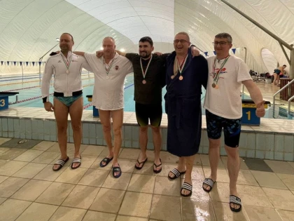 Rezultate meritorii pentru înotătorii masters ai CSM Arad, în Ungaria şi la Timişoara