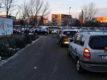 Rezultatul închiderii pasajului din zona 300: cozi la celălalt pasaj