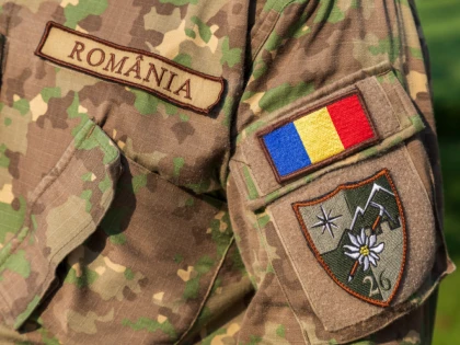 Românii, împărțiți în privința apărării: jumătate vor mai multă implicare a UE, jumătate preferă control național