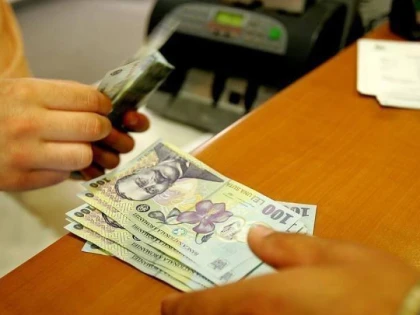 Românii trec tot mai des pe la casele de amanet