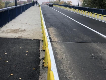 Rondul lui Bibarț a trecut, asfaltul mizerabil a rămas pe podul Decebal
