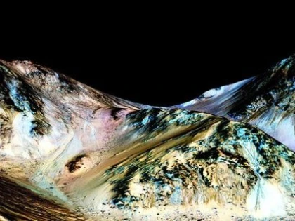 ROVERUL CURIOSITY A DESCOPERIT PE MARTE DOVEZI CLARE ALE UNOR LACURI STRAVECHI
