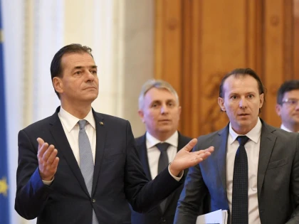 S-a depășit limita de 50% împrumuturi externe. Fiecare copil născut în România pleacă cu o datorie de 2.500 de euro în viață