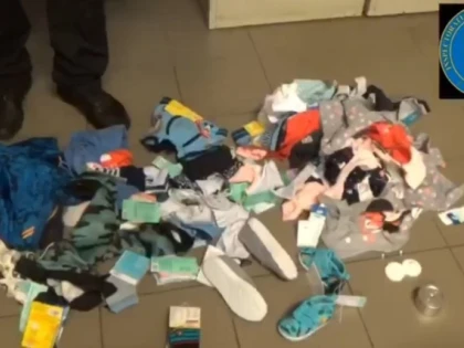 S-a deschis mall-ul, au apărut și hoții! O arădeancă a încercat să fure mai multe haine, dintr-un magazin