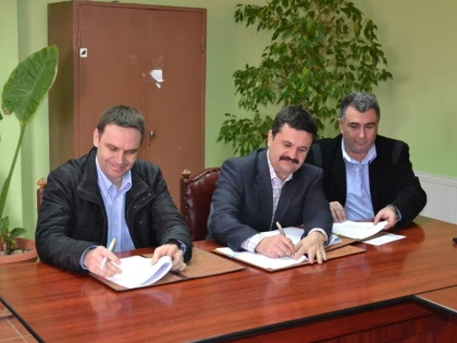 S-A PARAFAT ACORDUL DE MODERNIZARE A DRUMULUI ARAD-FELNAC