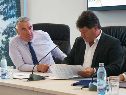 S-a semnat contractul de modernizare a drumului județean Seleuș-Șicula