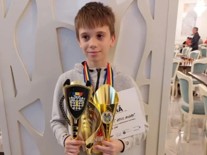 Șahistul Pecica dă un dublu campion național, Andrei Ponta-Făcăleţ!