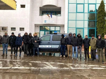 Şaisprezece cetățeni din Siria, prinși în timp ce încercau să treacă ilegal în Ungaria