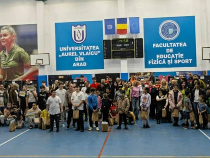 Sala de sport a Universității „Aurel Vlaicu” din Arad a găzduit concursul „Copii suntem toți”
