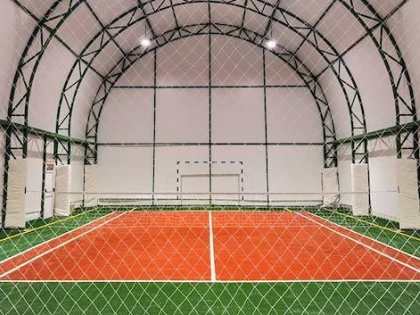 Sală de sport pentru iubitorii tenisului cu piciorul