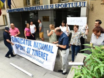 Salariaţii din Ministerul Tineretului şi Sportului intră în grevă generală