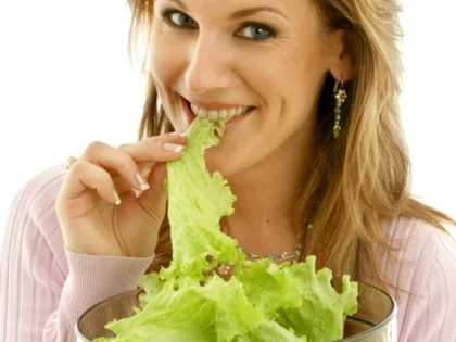 SALATA VERDE ESTE DE TREI ORI MAI NOCIVA DECAT BACONUL