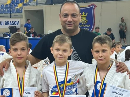 Salbă de medalii pe tatami pentru micii judoka ai cluburilor arădene! (FOTO)