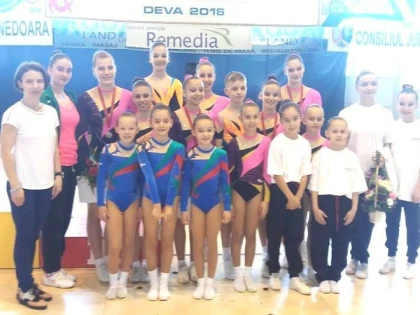 SALBĂ DE MEDALII PENTRU GIMNASTE. AU CUCERIT CETATEA DEVEI