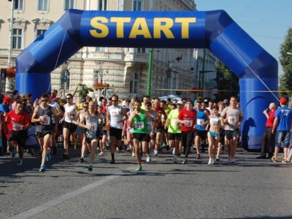 Sâmbătă are loc maratonul, semimaratonul şi crosul Aradului