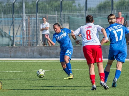 Sântana dă o jucătoare în naţionala feminină de fotbal. Vine de la o premiantă din Serie A! (FOTO)