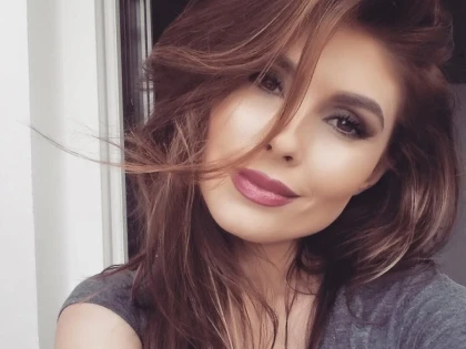 SANZIANA NEGRU, FOSTA IUBITA A LUI SMILEY: "STA DE LA 8 DIMINEATA PE ACOPERISUL UNUI BLOC SI AMENINTA CA SARE"