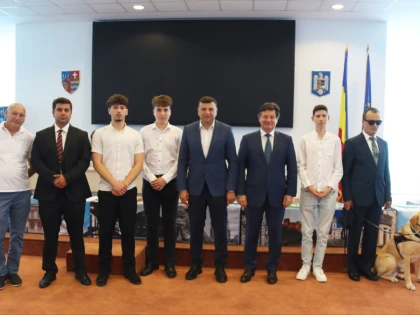 Șapte arădeni au răspuns invitației lui Sergiu Bîlcea de a descoperi din interior activitatea Consiliului Județean Arad