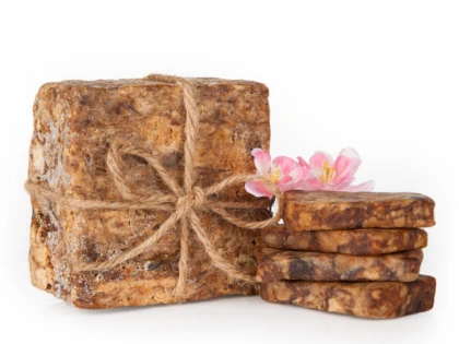 Săpunul care vindecă acneea și reduce ridurile
