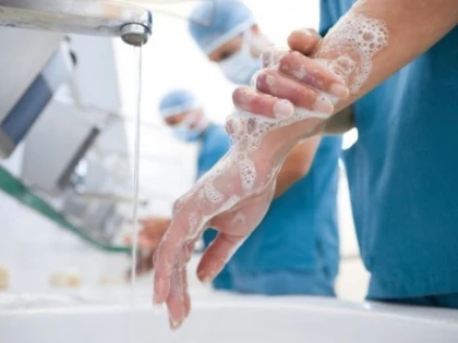 SĂPUNUL CHIRURGICAL MAXIL - 2 MILIOANE DE BACTERII PE MILILITRU