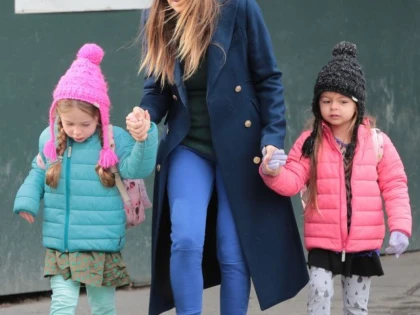 SARAH JESSICA PARKER, O MAMICA SEXY! CAT DE MARI SI CAT DE MULT II SEAMANA GEMENELE SALE
