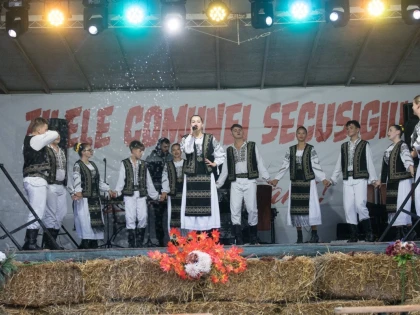 Sărbătoarea comunei Secusigiu a adus în prim-plan tradițiile și talentele locale (FOTO)
