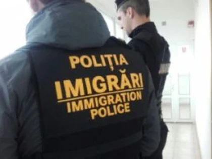 Șase cetățeni străini, îndepărtați din țara noastră, sub escortă