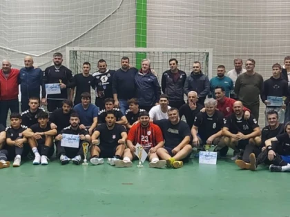 Șase echipe de handbal au jucat la Arad în memoria lui Teo Țucudean