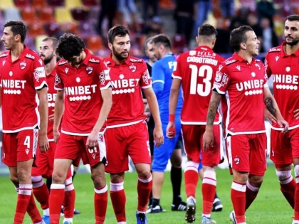 Şase, vin „câinii roşii”! Dinamo ajunge diseară la Arad
