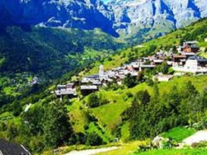Satul din Elveția care oferă 70.000 de franci familiilor care vor să se mute acolo