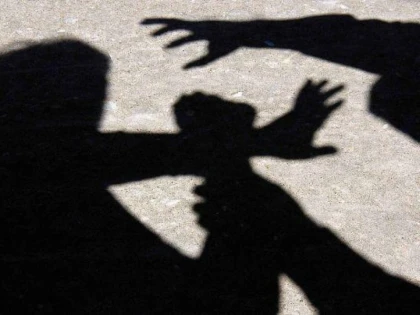 Scandal conjugal în Lipova. Soție reținută după ce și-a lovit soțul