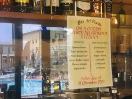 Scandal în Italia, după ce un patron de restaurant a afișat meniuri separate pentru nevaccinați