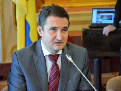 Scandal între primarul Bibarț și USR. Mărul discordiei - stadionul UTA