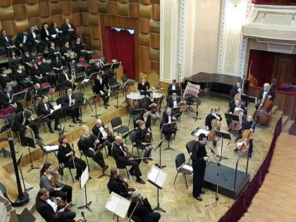 "SCOALA ALTFEL" A POPOSIT LA FILARMONICA DE STAT DIN ARAD